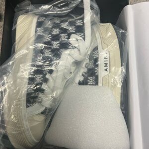 It’s brand new still in box never used because I got wrong size